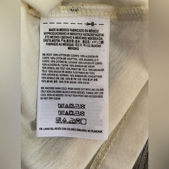 Vans woman’s XS t shirt very soft - Picture 3 of 3